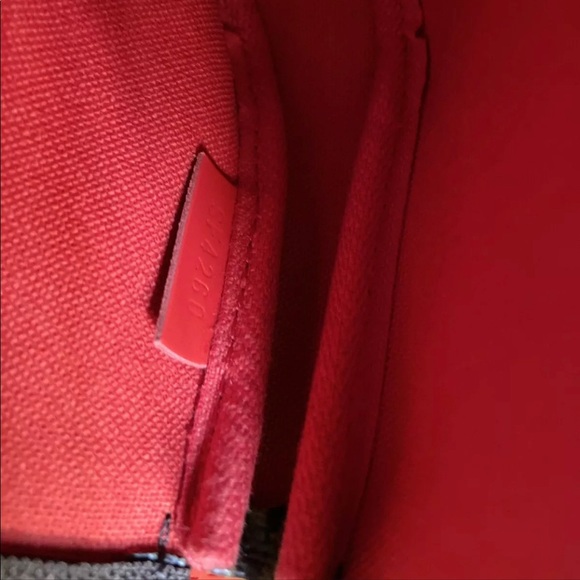 💜🤎🧡authentic Luis Vuitton limited edition mini pochette Xmas bumper cars - Picture 6 of 11